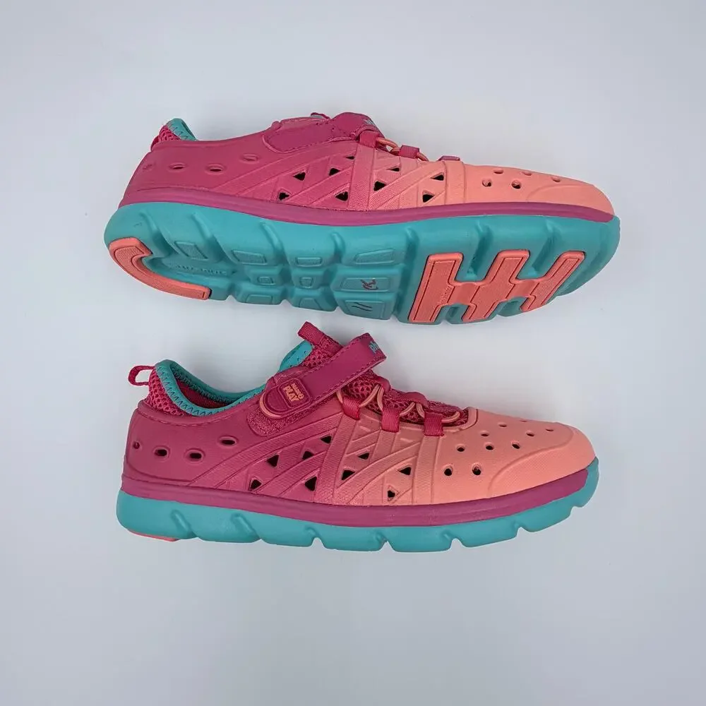 Stride Rite Made2Play Phibian Water Shoes Big Girl's sz 2